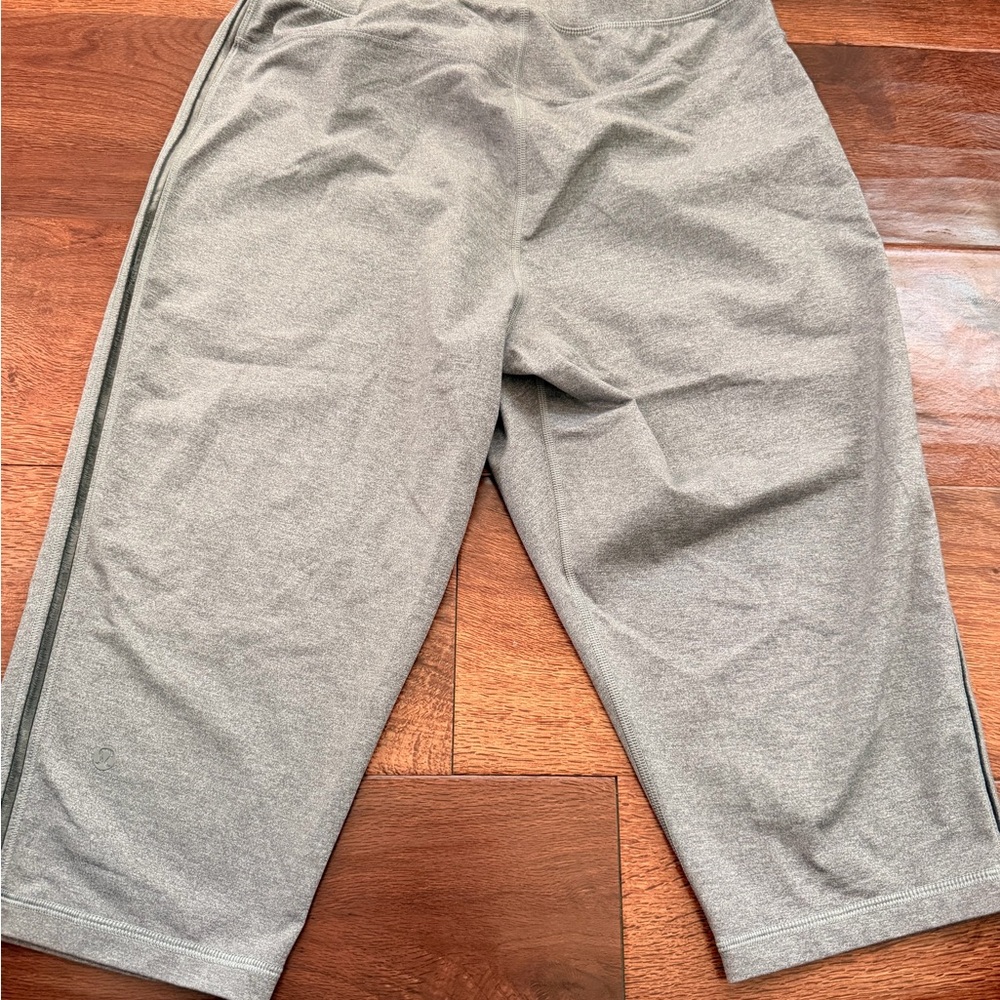Lululemon Athletica Gray Capris - Picture 3 of 4